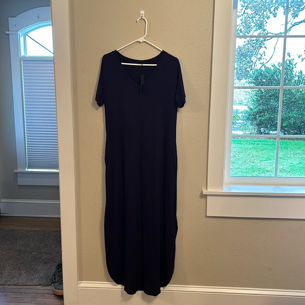 NWT Arolina Navy V Neck Maxi Dress Size S-M